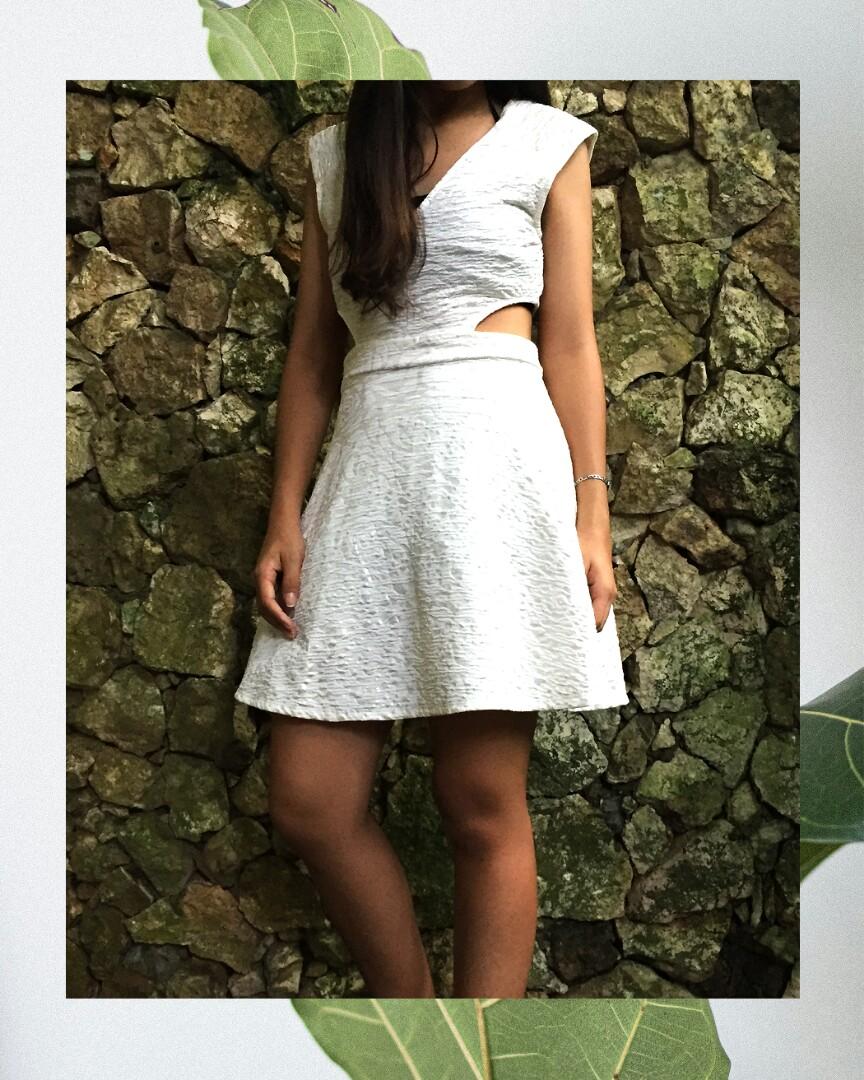 clothes for a white party