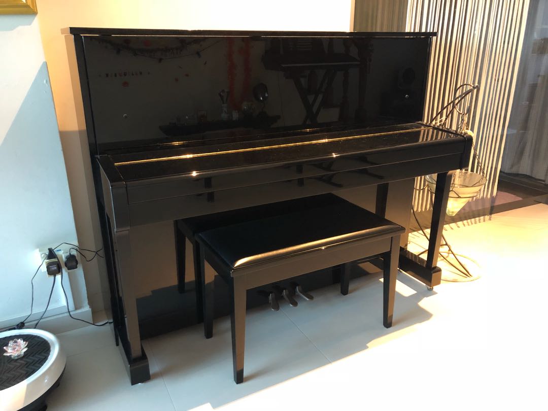 Yamaha YM5 Piano (Made in Japan), Hobbies & Toys, Music & Media