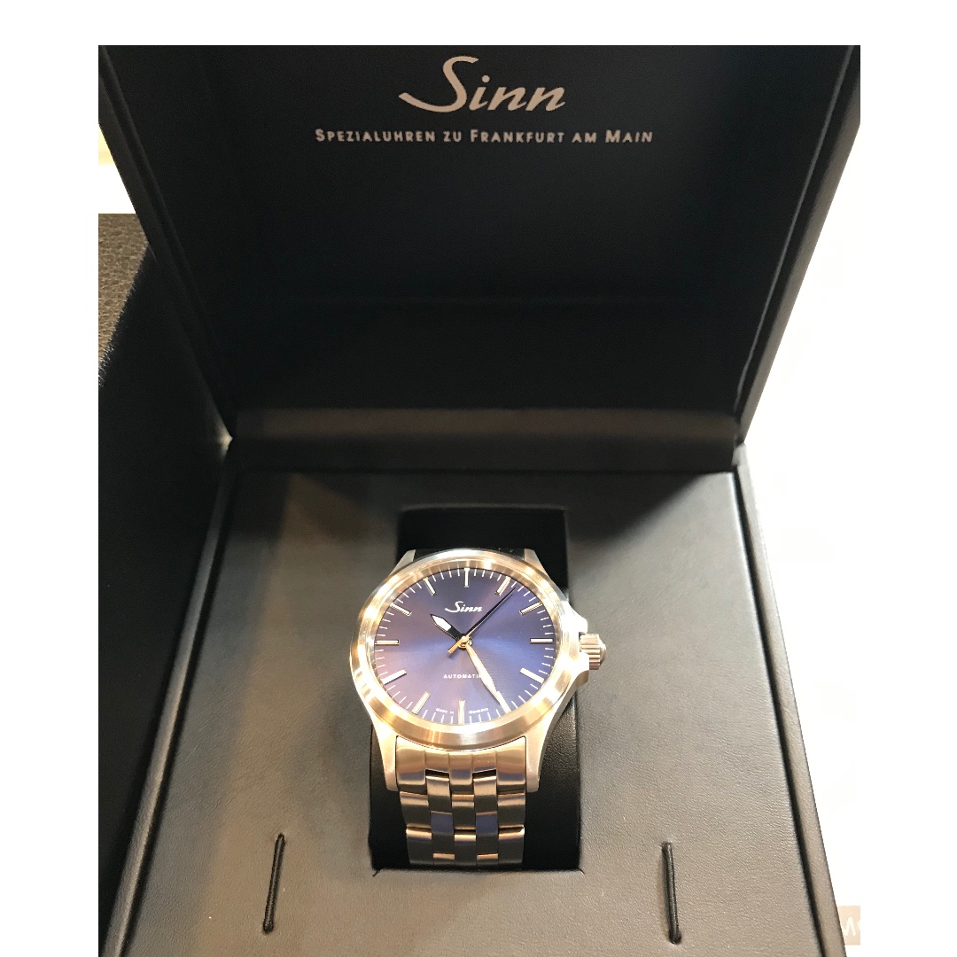 Brand new 2019 SINN 556 IB men’s watch!  Blue dial. Made in Germany. Complete set