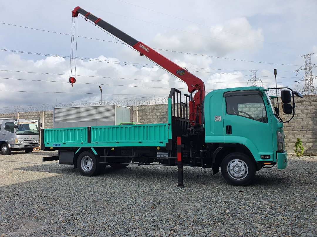 Isuzu Forward Boom Truck 2.9 tons 4 Section 8 Studs - new arrival surplus japan