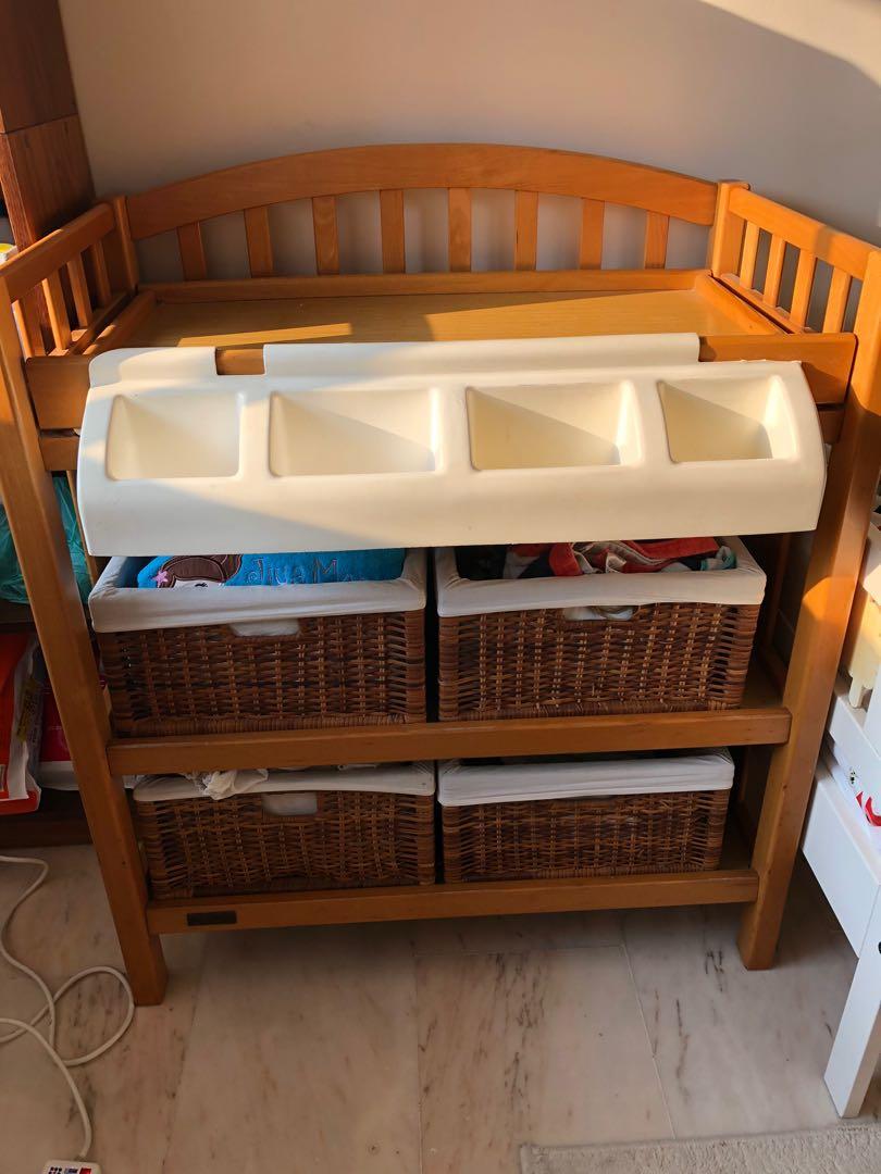 Mamas and papas shop changing unit with bath