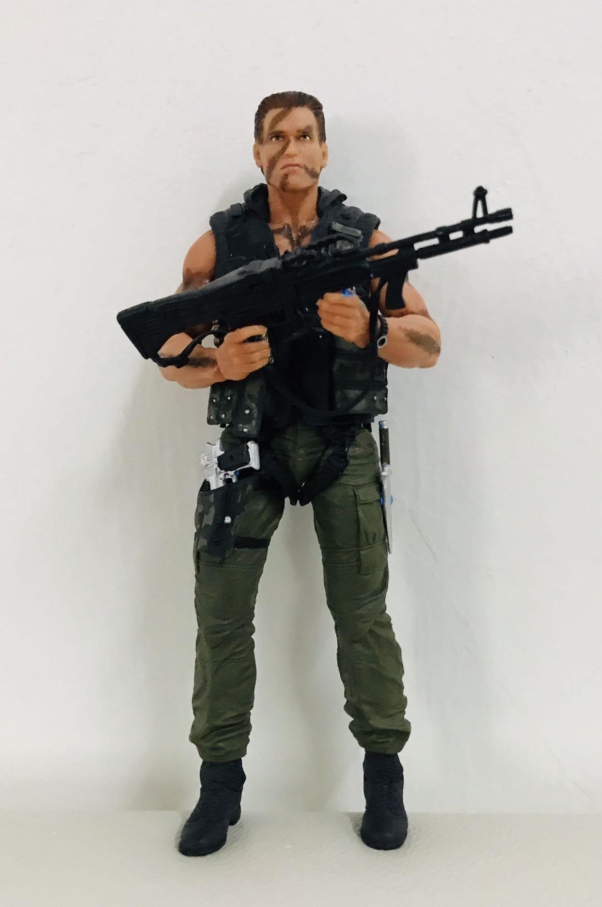 NECA COMMANDO ARNOLD SCHWARZENEGGER JOHN MATRIX, Hobbies & Toys