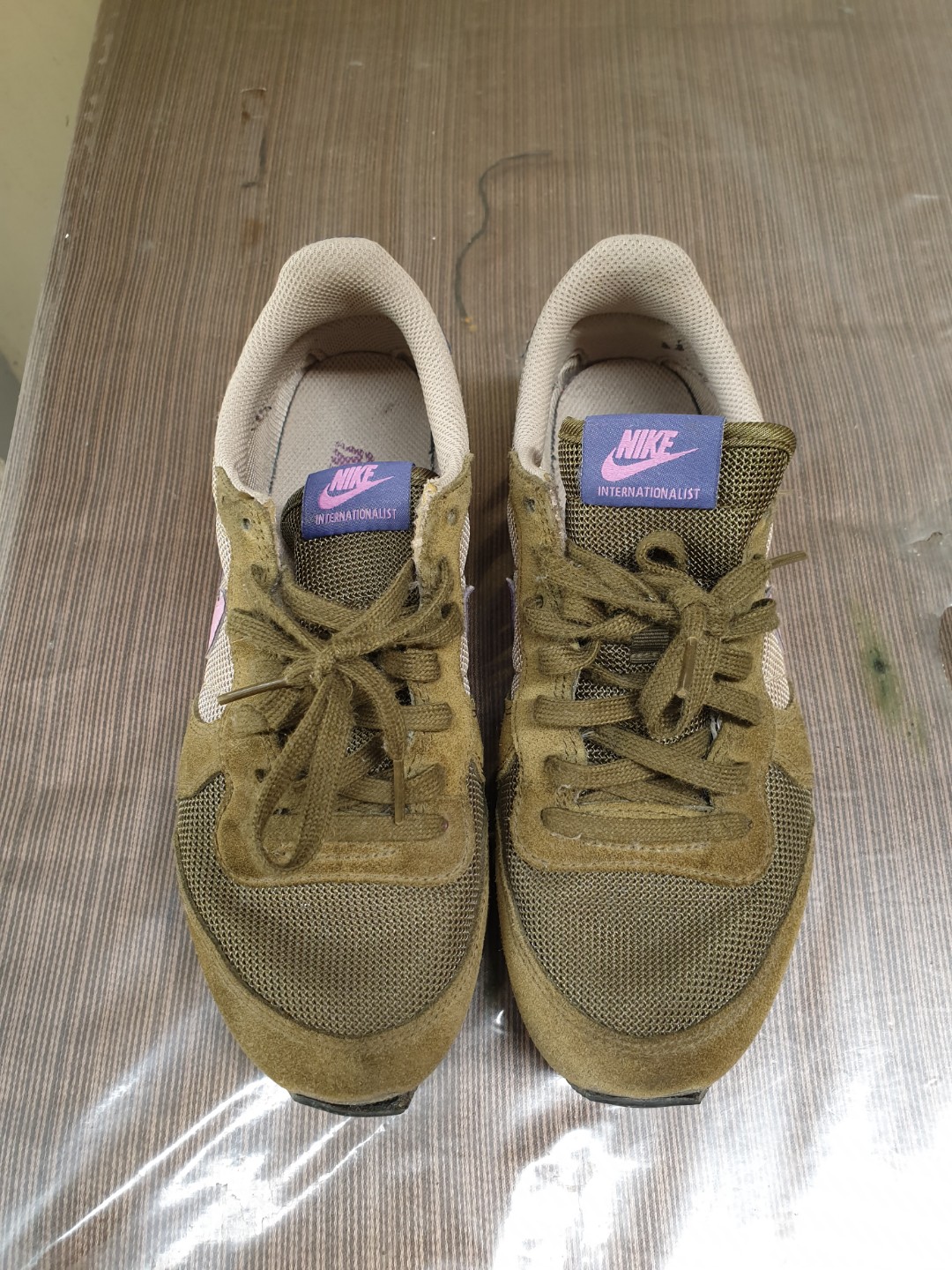 internationalist sneakers