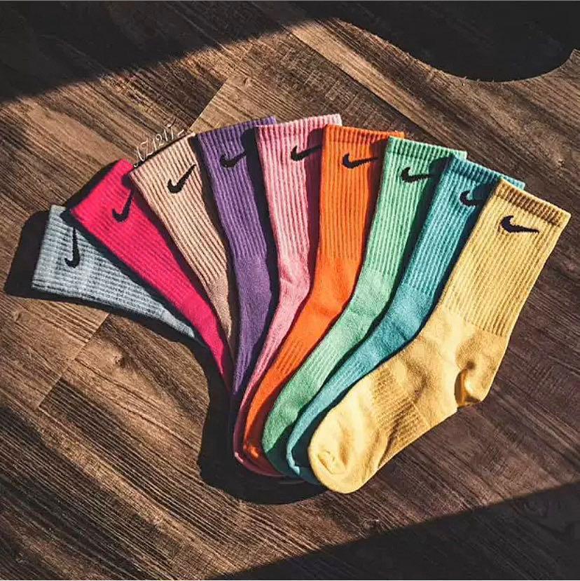 different color nike socks