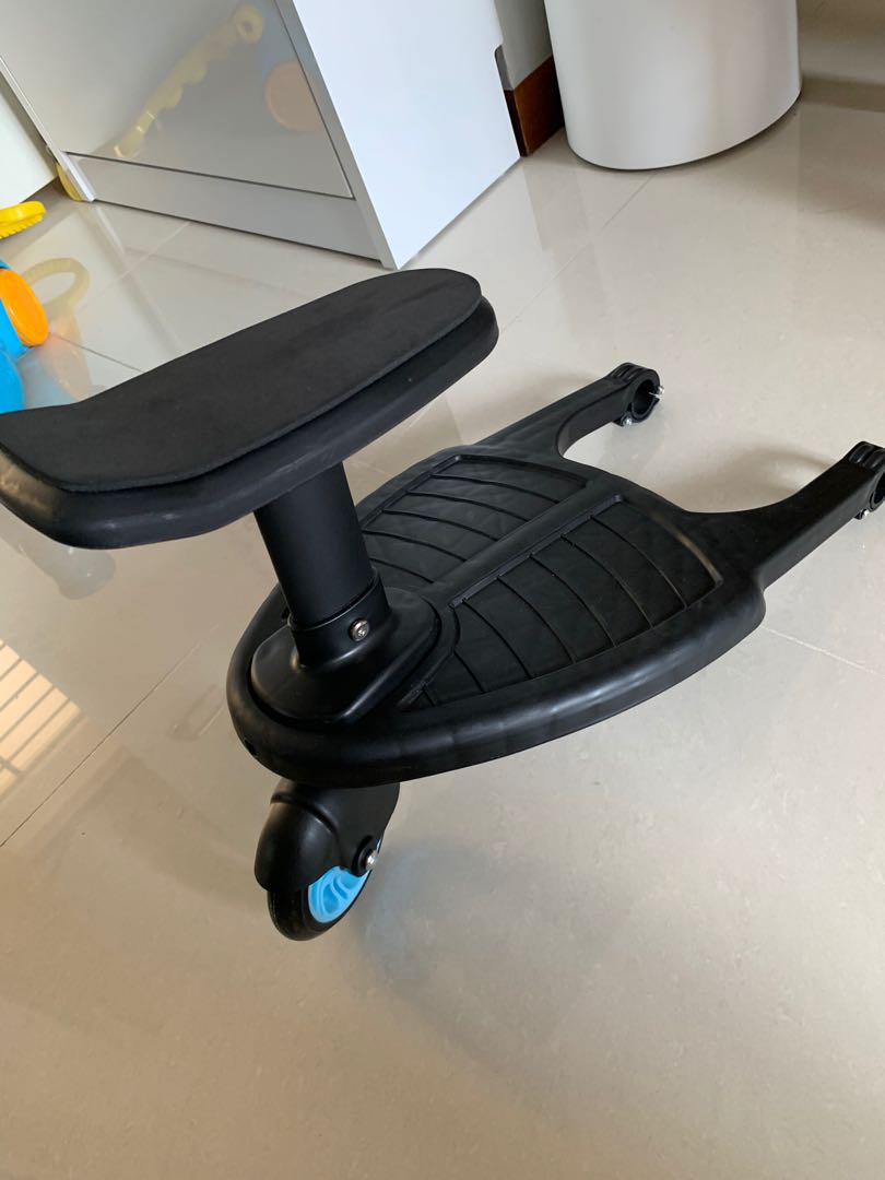 Stroller outlet extension seat