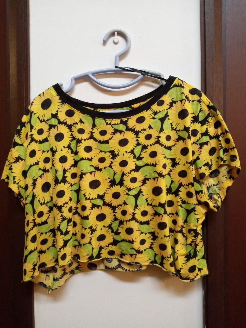 Sunflower Crop Top H M Size L Short Sleeve Women S Fashion Clothes Tops On Carousell