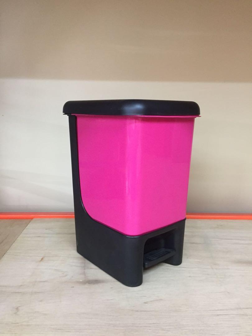 Step On Waste Bin/Trash Bin/Garbage Bin (Rectangular Shape) (Category: Waste Bins & Bags) located in Quezon City. Submitted by wemarket.ph (Listing ID 260712060, Image 1). Description: Rectangular Step On Waste Bin Capacity: 12L Color: Pink.