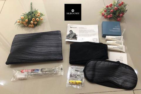 Amenity Kit Black Art by Qantas Airlines