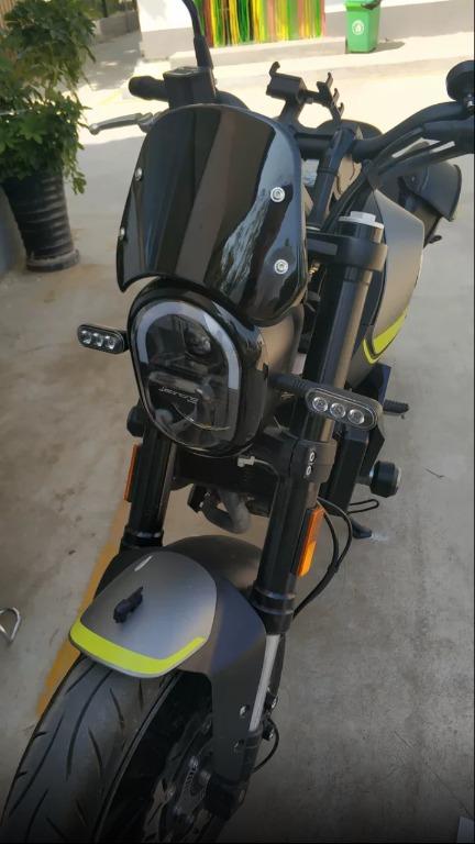 Benelli leoncino 250 windshield top
