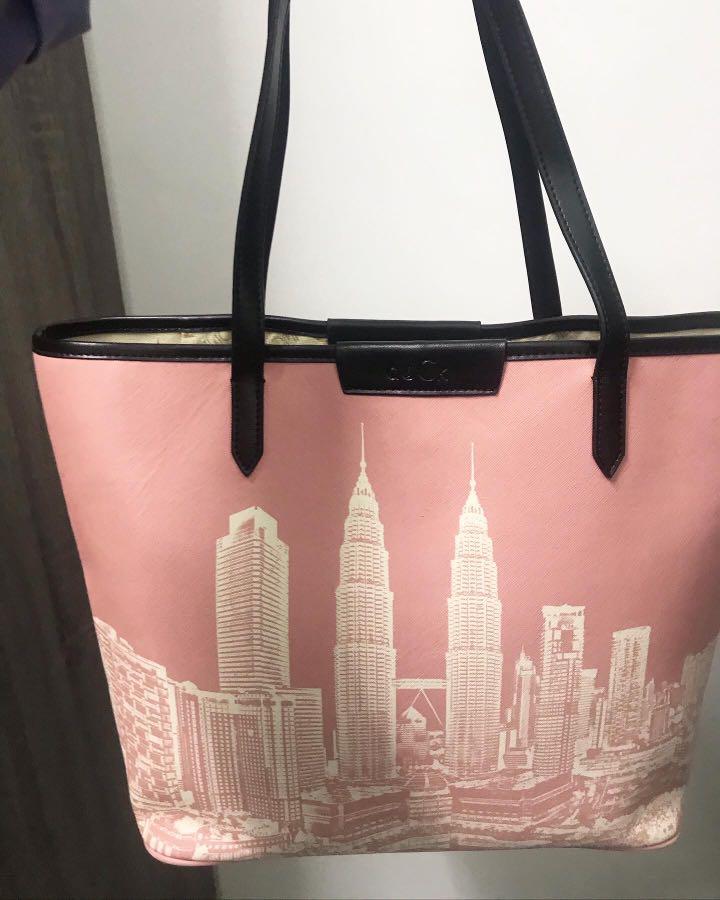 Duck Bag KLCC in PINK, Women's Fashion, Bags & Wallets, Tote Bags on