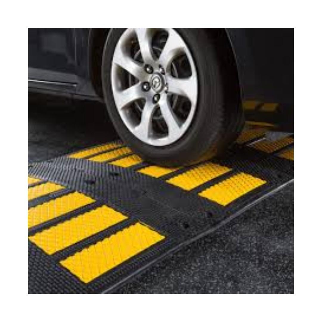 Heavy duty rubber speed humps middle wheel stopper, Commercial