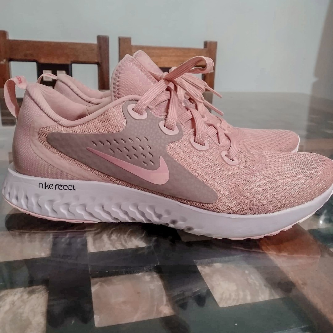 nike legend react women's black