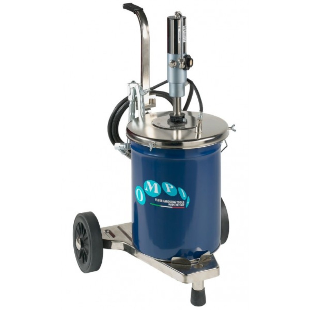 OMPI grease pump, Commercial & Industrial, Construction Tools