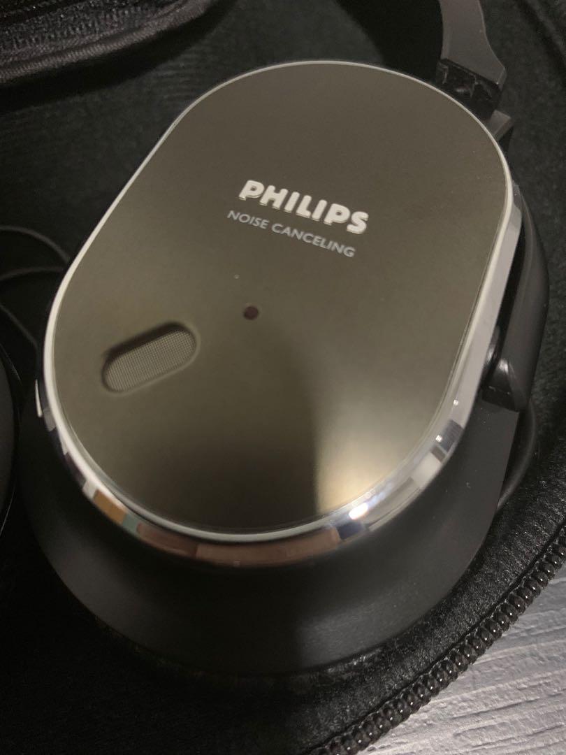 Philips Noise Cancelling Headphones (Category: Headphones & Headsets) located in Mandaluyong City. Submitted by oliboycastro (Listing ID 260770355, Image 3). Description: SHN9500/01. Active Noise Canceling. 85% Less External Noise. Ideal for use in airplanes and trains. Complete with case. Batteries not included. Leather padding cracked due to wear and tear. Otherwise, working perfectly. .