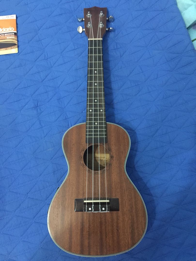 Ukulele, Hobbies & Toys, Music & Media, Musical Instruments on Carousell