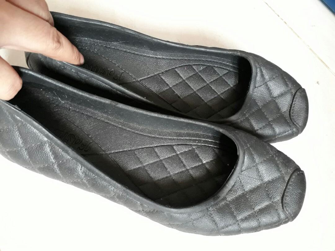 waterproof flats womens