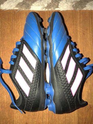 Soccer shoes for sale