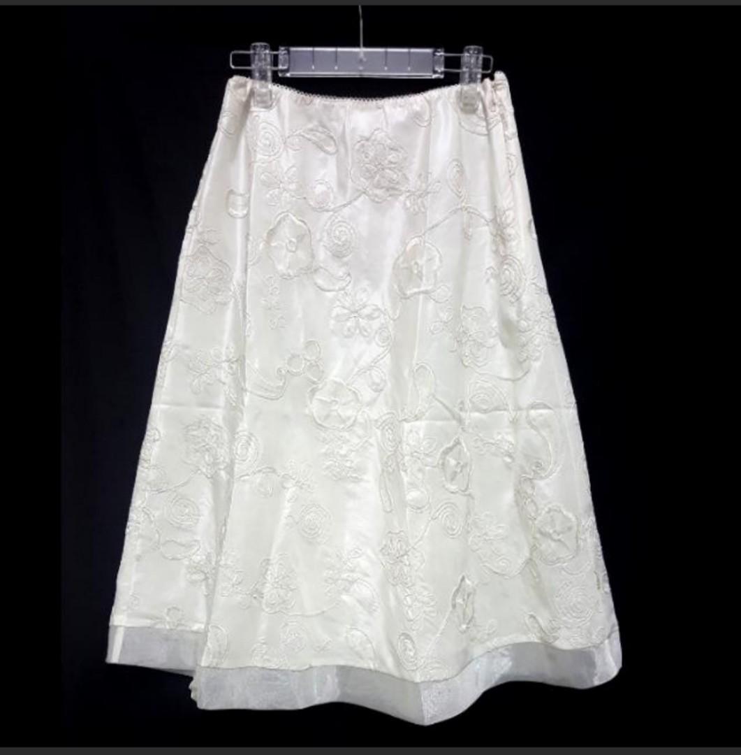 White skirt design clearance