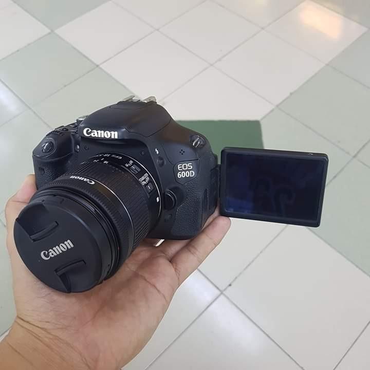 CANON 600D (Category: Cameras) located in Paranaque City. Submitted by heywhattowear (Listing ID 260785006, Image 1). Description: PLEASE READ! 🍑 ▪︎ Body Only ▪︎ Charger ▪︎ Battery ▪︎ Camera Strap ▪︎ No Vignette ▪︎ No Issue ▪︎ Lens PM is the key! 🗝.