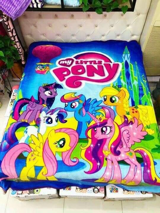 Character blanket (Category: Laundry Baskets) located in Quezon City. Submitted by rigelsfashiononline (Listing ID 260947962, Image 1). Description: Character Blanket 📌Micro fiber 📌Queen size 📌Php 500.