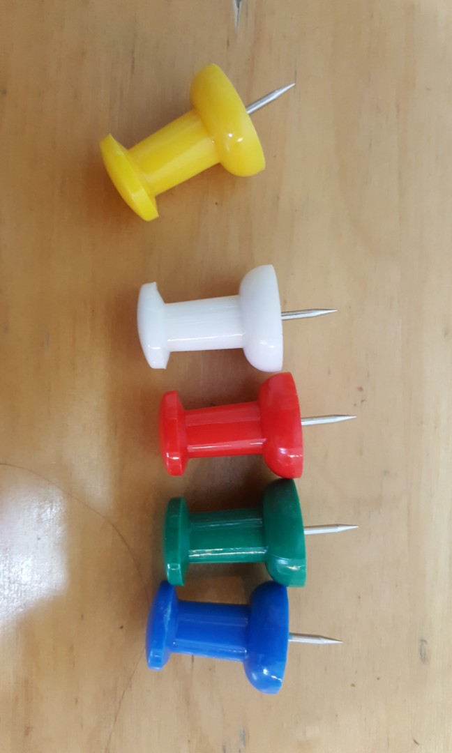 Jumbo push pin 超大圖釘, 傢俬＆家居, 家居裝飾, 牆上裝飾 Carousell