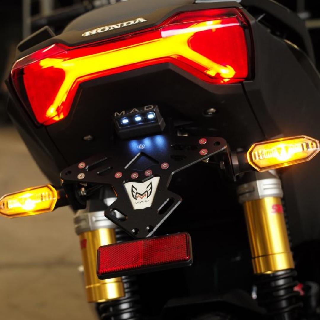 pm 150 license plate light