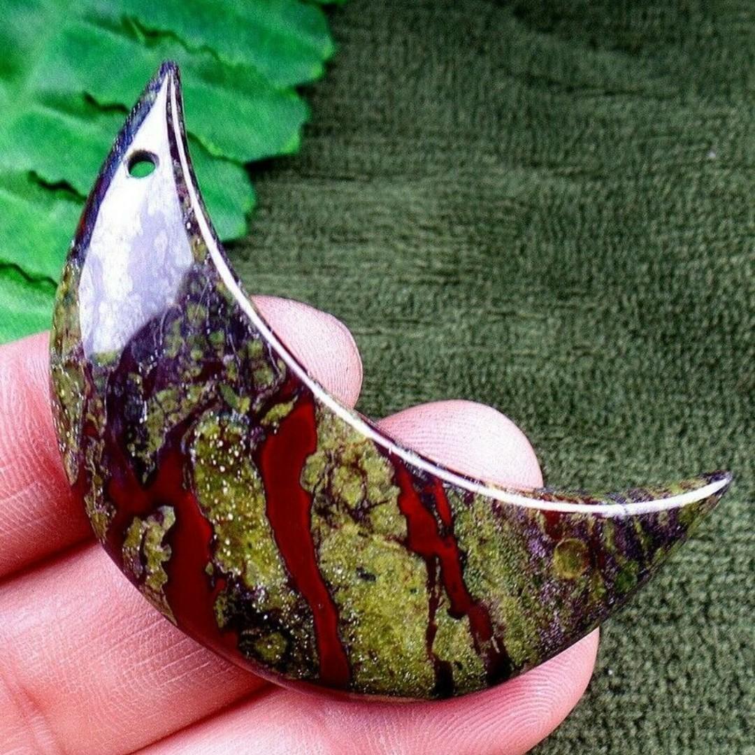 Natural Green Red Dragon Blood Stone Carved Crescent Pendant Bead Size 50mm 2bls107 Women S Fashion Jewellery Necklaces On Carousell