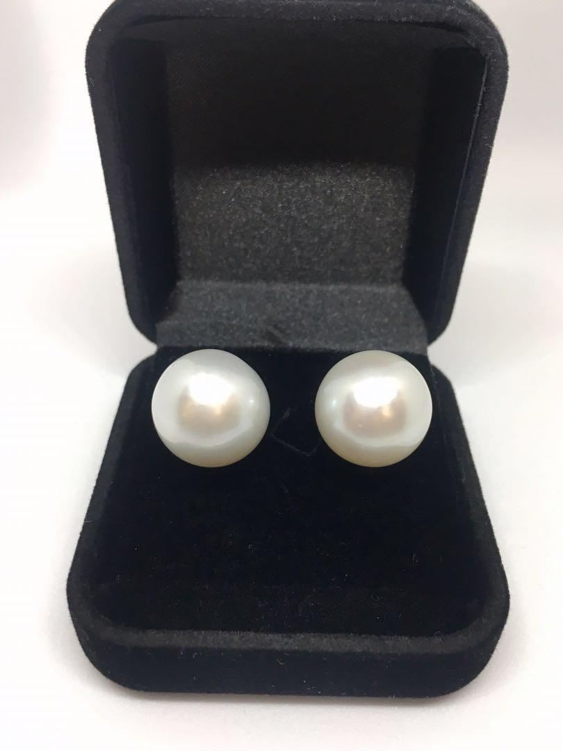 Southsea Pearls in 14karat Setting (Category: Luxury Accessories) located in Manila. Submitted by msbelleph (Listing ID 260837187, Image 3). Description: 14mm and 16mm available. Excellent luster Low ballers will not be entertained. Please be reasonable when haggling :) Meet ups at UST, Welcome rotonda and SM San Lazaro only. Free Shipping thru LBC Thank you! .