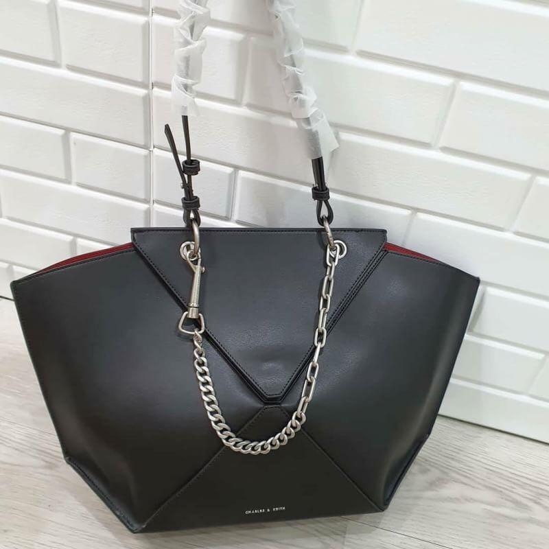 Tas Charles And Keith Thin Chain Handle Sculptural Tote Bag Cnk
