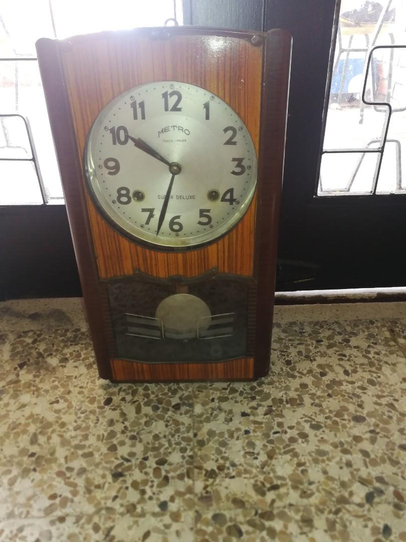 [VINTAGE/ANTIQUE] Vintage METRO brand wall pendulum clock, Hobbies ...