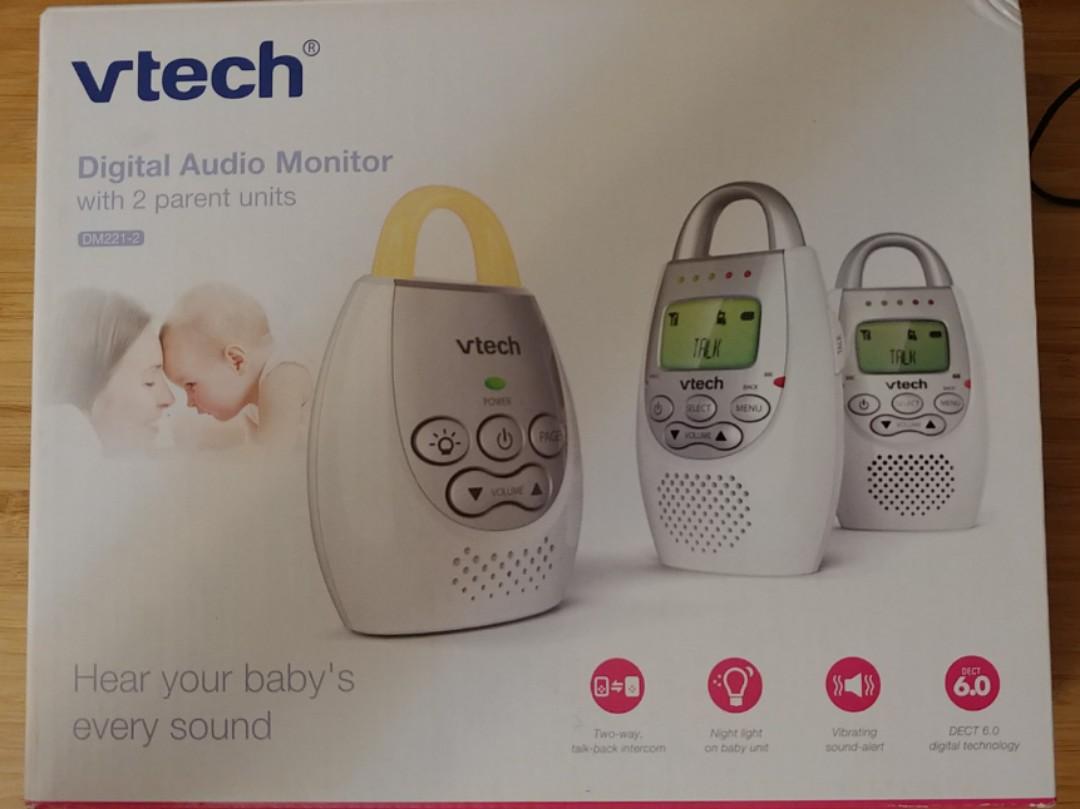 baby monitor with 2 parent units