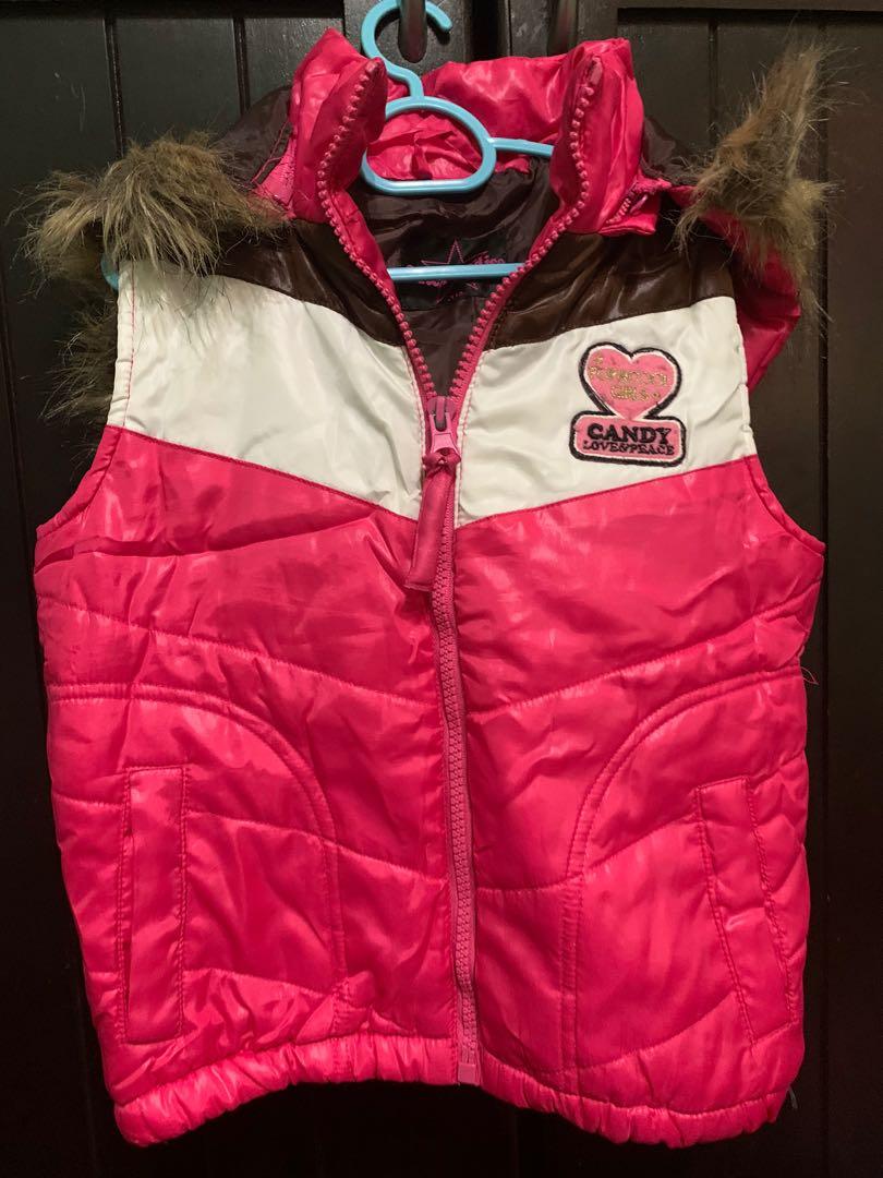 Winter Jacket (Category: Babies & Kids Fashion) located in Singapore. Submitted by StayAtHomeMom (Listing ID 260847664, Image 1). Description: Still in good condition .