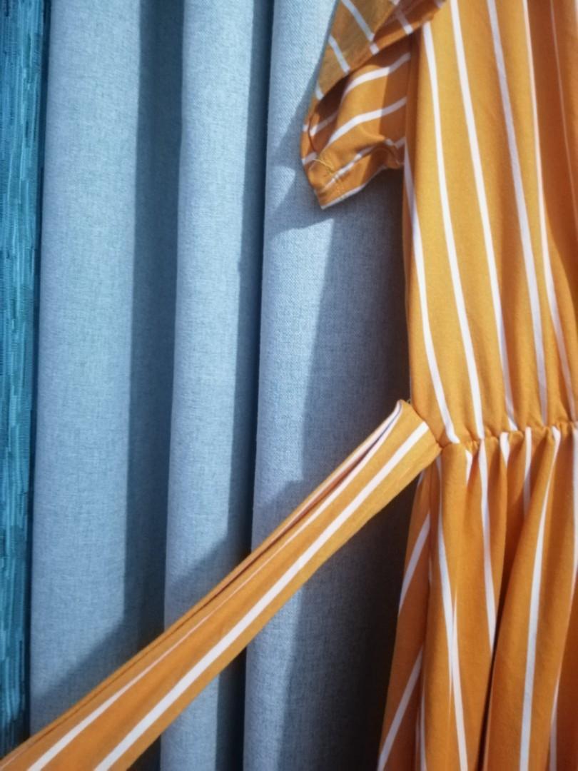 Yellow stripes maxi overlap maxi dress (Category: Dresses) located in Mandaluyong City. Submitted by kaye.bau (Listing ID 260845658, Image 2). Description: Used once only during my trip to Cebu. stretch material. Nakakapayat super :).
