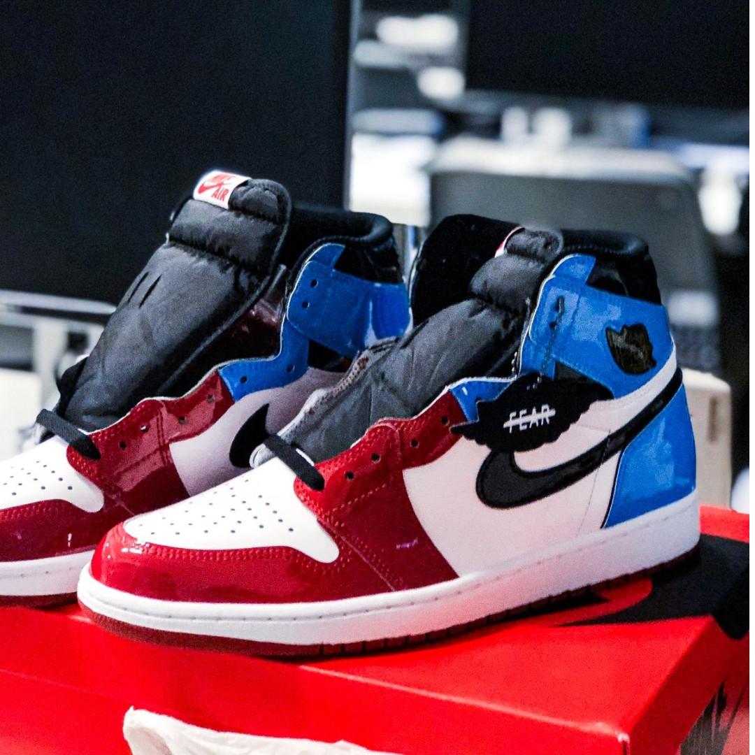 Air Jordan 1 Retro High Fearless UNC Chicago