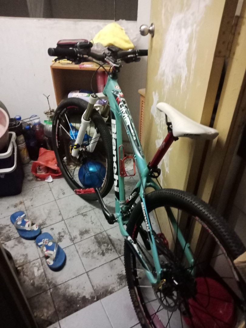 Bianchi kuma 27.3 Sports Equipment Bicycles Parts Bicycles on