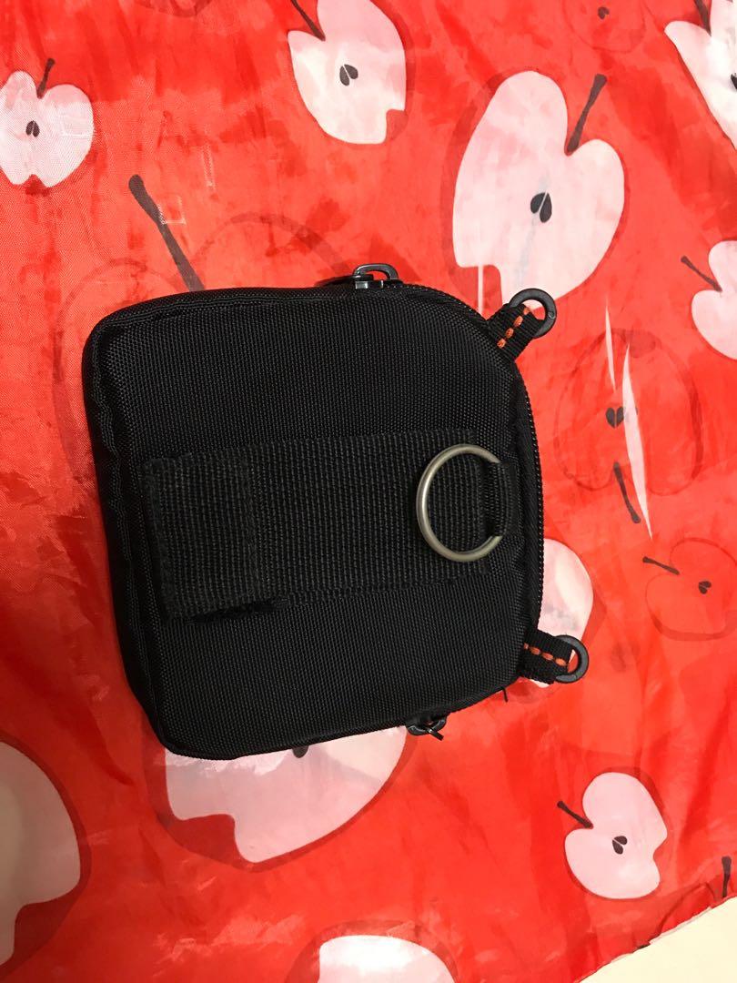 Camera pouch (Category: Cameras) located in Petaling Jaya. Submitted by kitchen_supply (Listing ID 261085443, Image 2). Description: W and H maximum for 6 x6 cm item or for other usage..
