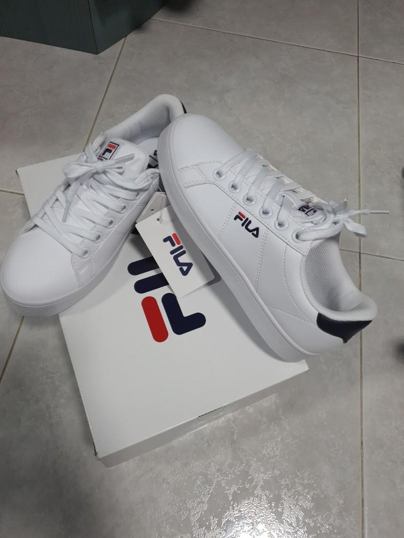 Fila court deluxe white navy 24.5cm EU39 Women s Fashion Footwear Sneakers on Carousell