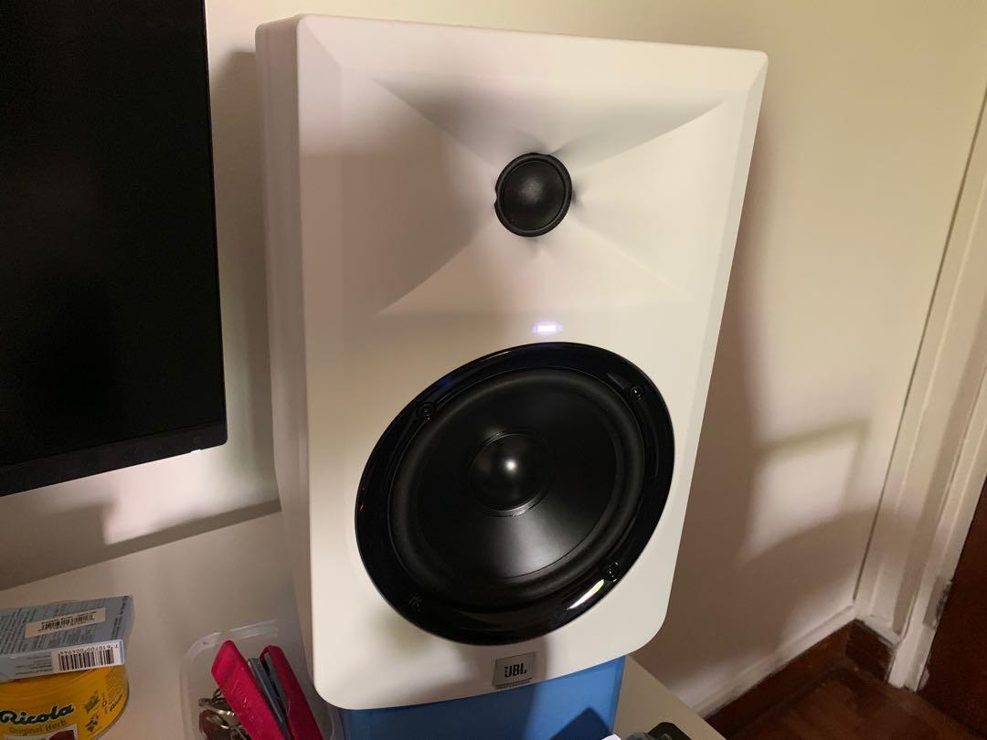 jbl lsr305 bluetooth