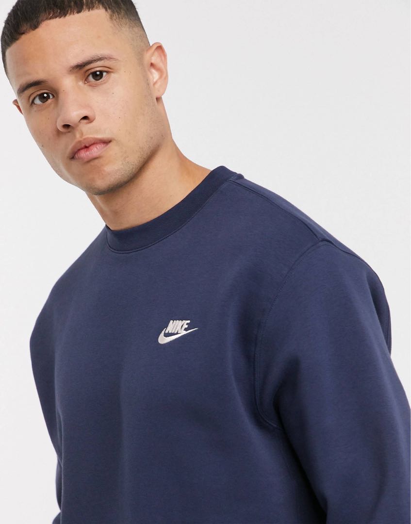 nike club swoosh crew