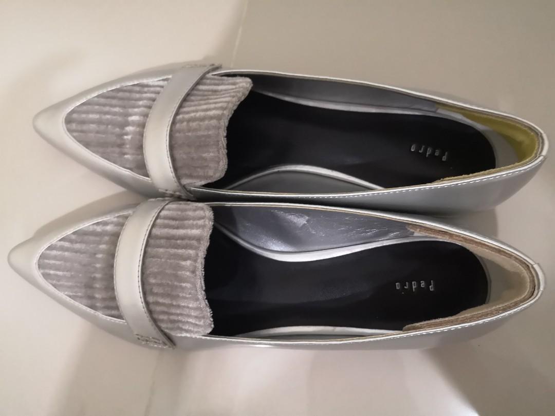 Pedro Silver Shoe (Category: Loafers) located in Makati City. Submitted by lllsummer (Listing ID 260987516, Image 3). Description: Bought in Singapore. Wore twice only. Condition: 9/10.