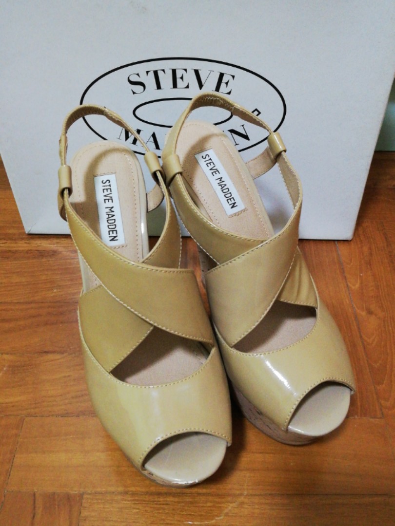 Steve madden nude wedges top