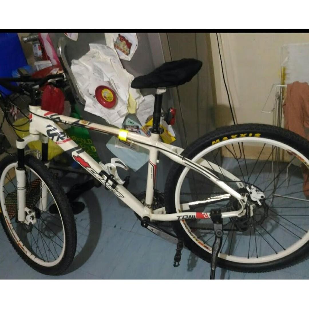 Mysterie Vaardigheid labyrint XCROSS Mountain Bike, Sports Equipment, Bicycles & Parts, Bicycles on  Carousell