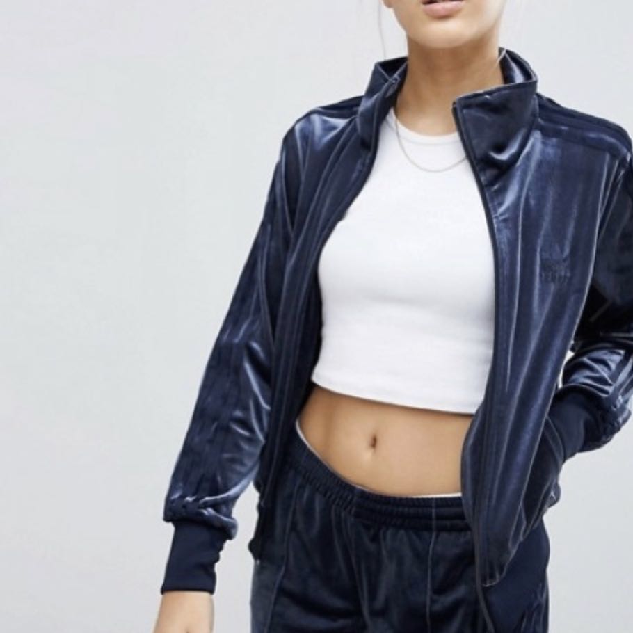 Blue outlet velvet adidas