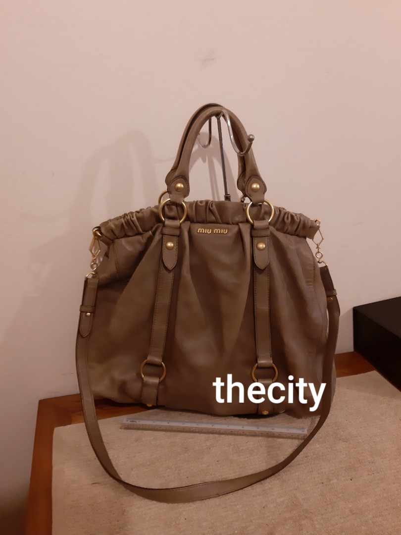AUTHENTIC MIU MIU LEATHER BIG TOTE BAG, COMES WITH ITS ORIGINAL LONG
