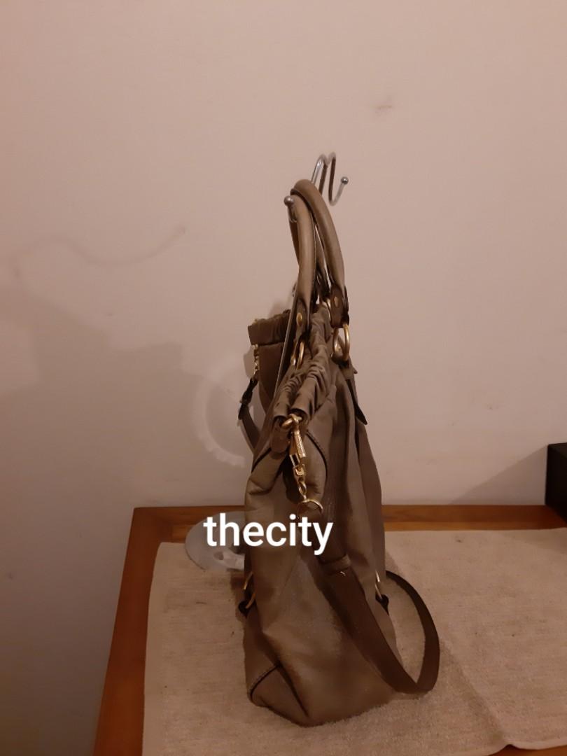 AUTHENTIC MIU MIU LEATHER BIG TOTE BAG, COMES WITH ITS ORIGINAL LONG