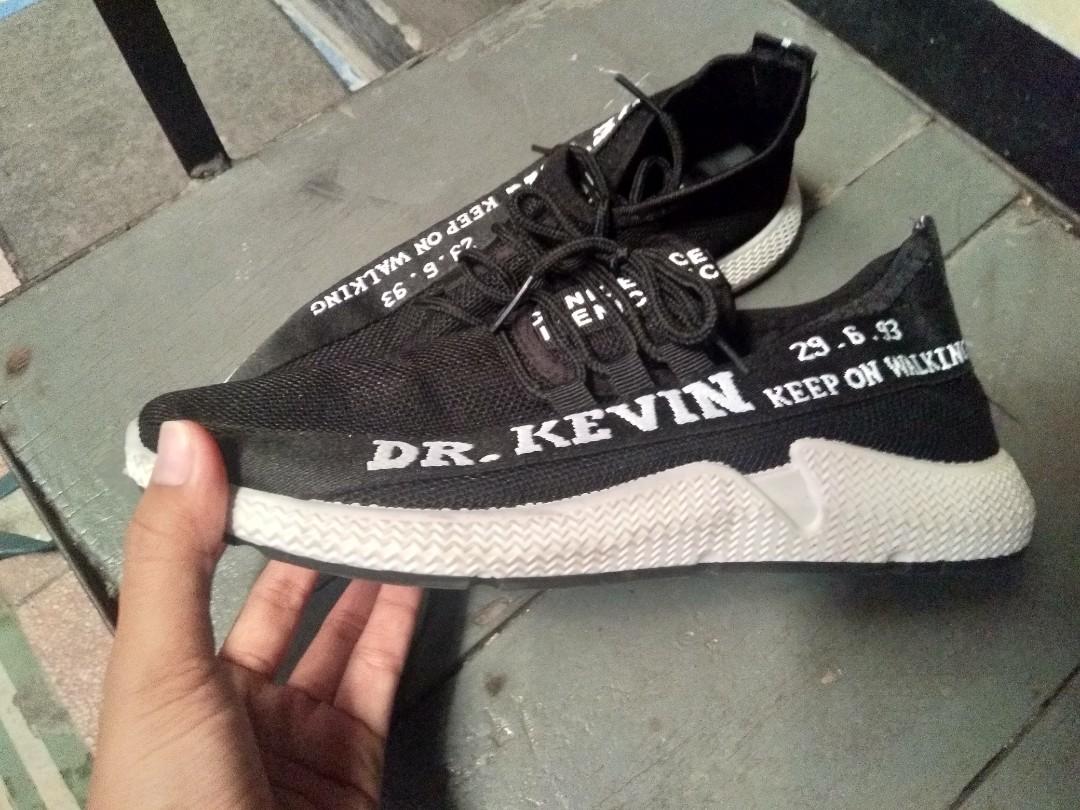 Dr Kevin Men Women Sneakers Hitam Putih On Carousell