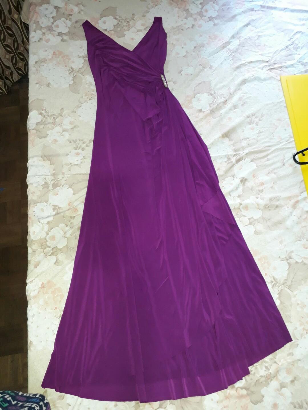 Karimadon Formal long dress (Category: Dresses) located in Quezon City. Submitted by declutteringusedbrandedstuff (Listing ID 261221879, Image 3). Description: The usual Karimadon's classic long dress design in dark fuschia color with mini rhinestones side clamp for a sexier waist fitting look. PAYMENT via BDO online transfer/deposit..