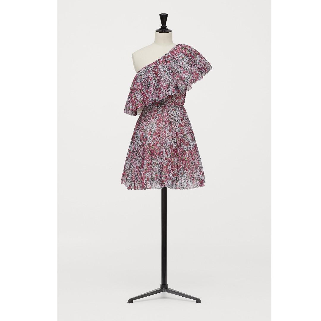 Giambattista Valli x H M One shoulder Dress Women s Fashion Tops Sleeveless on Carousell