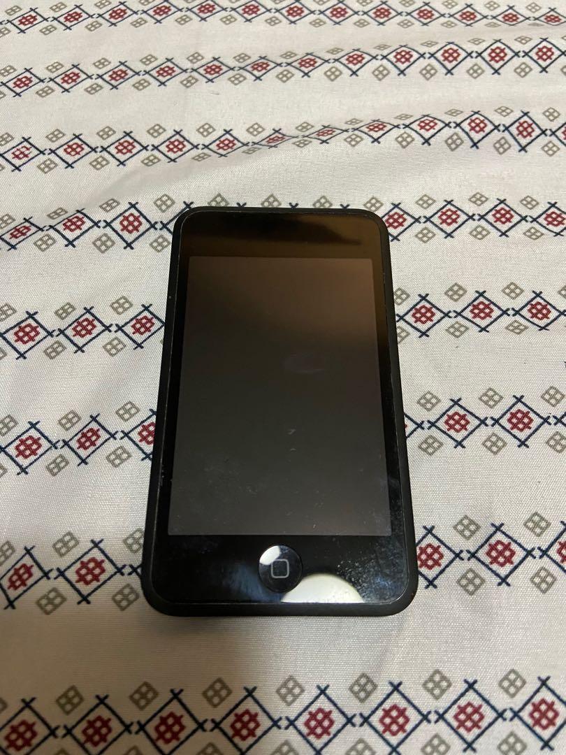 Ipods (Category: Portable Audio Accessories) located in Taguig. Submitted by rlrjc (Listing ID 261226607, Image 3). Description: 2 iPods. Used but not abused. Just decluttering and found these 2 bad boys. Enjoy!.