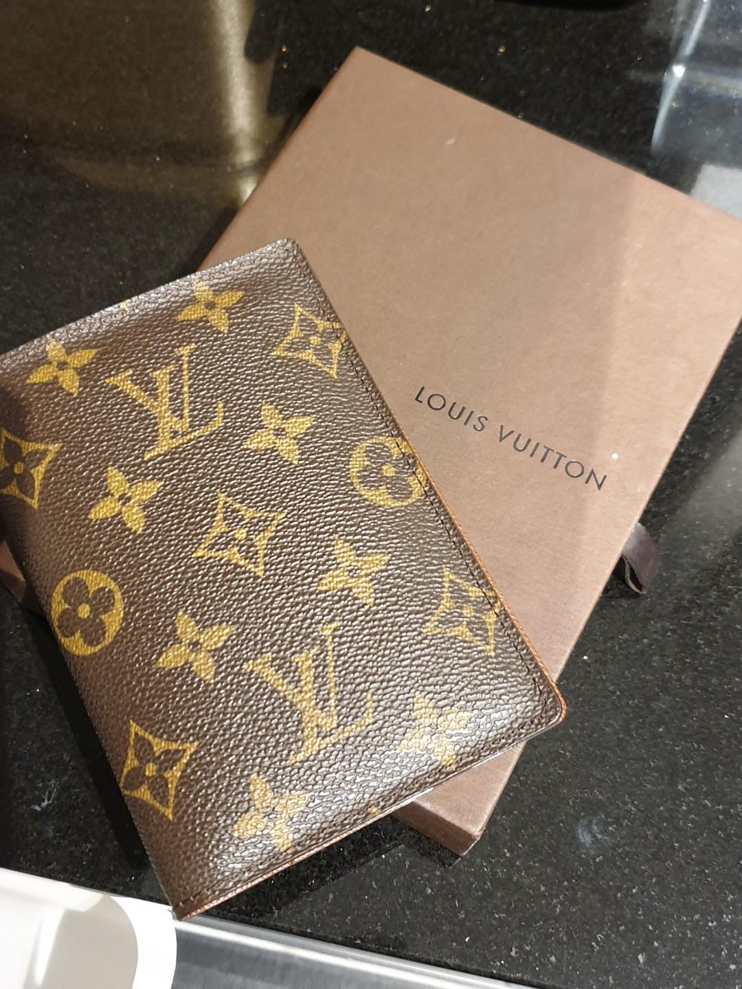 Louis Vuitton PASSPORT COVER TAIGA CHOCO Dark brown Leather ref